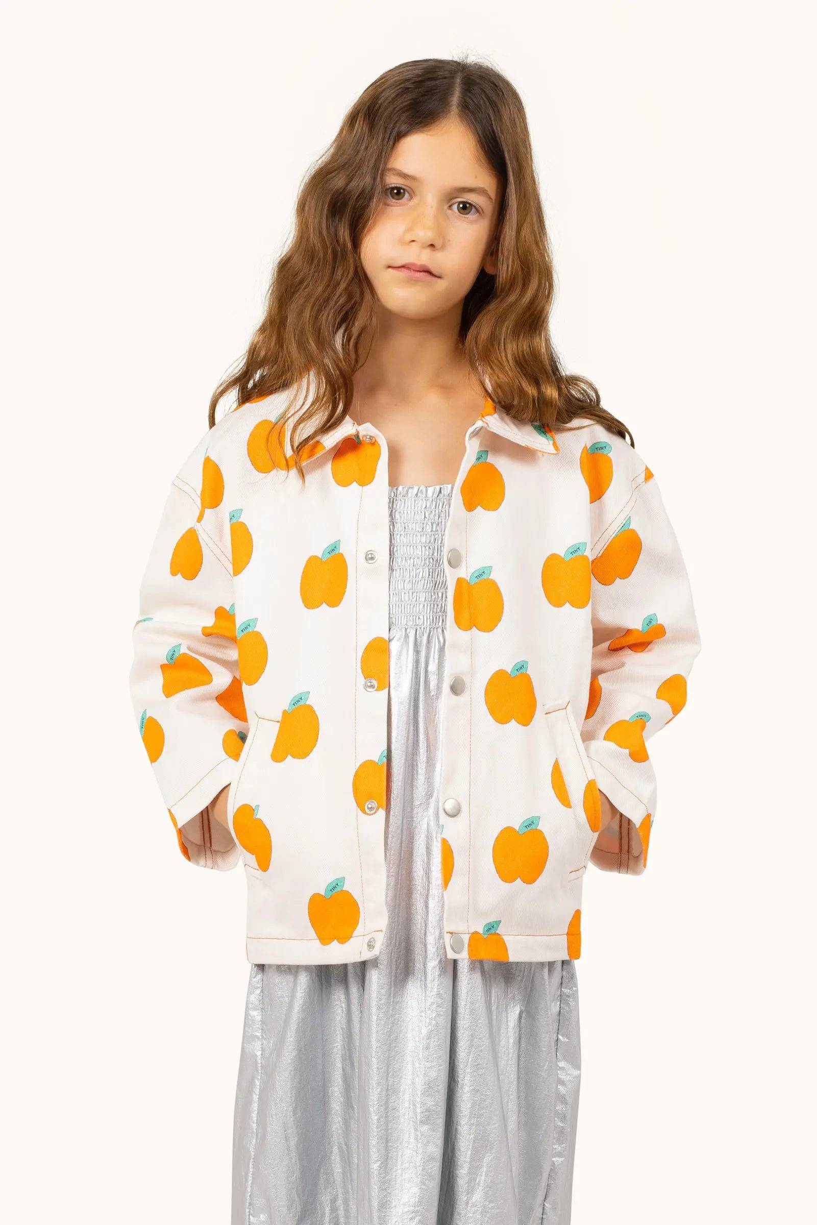 Kinderjacke 'Apples Jacket' von Tinycottons mit buntem Apfel-Print, ideal für Mädchen und Jungen von 2 bis 9 Jahren in der Kategorie Tops.