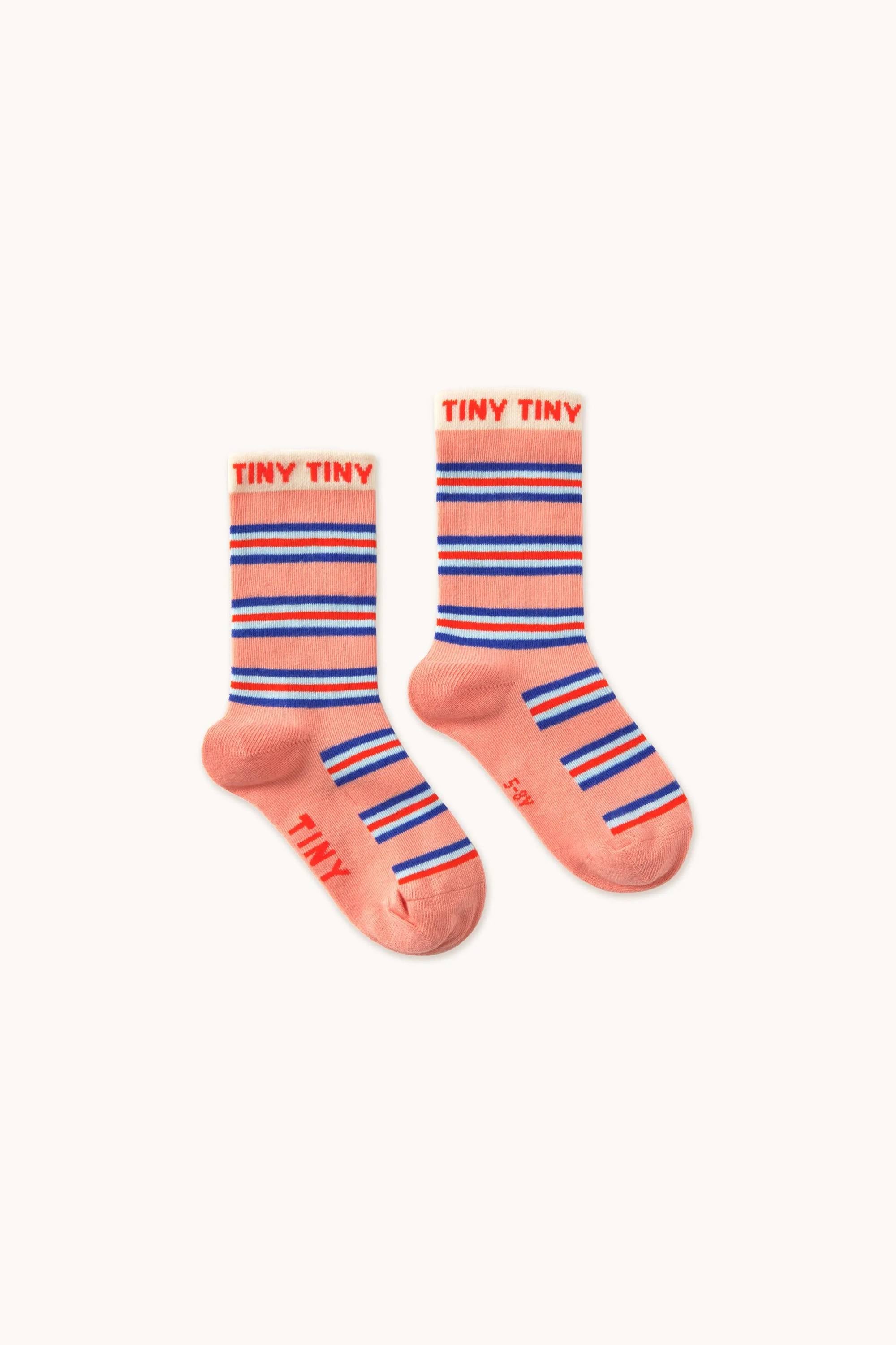 Kindersocken Multicolor stripes medium Socks Dark Pink mit kontrastierenden Streifen und 'TINY' Schriftzug, perfekt für Jungen und Mädchen im Frühling/Sommer.