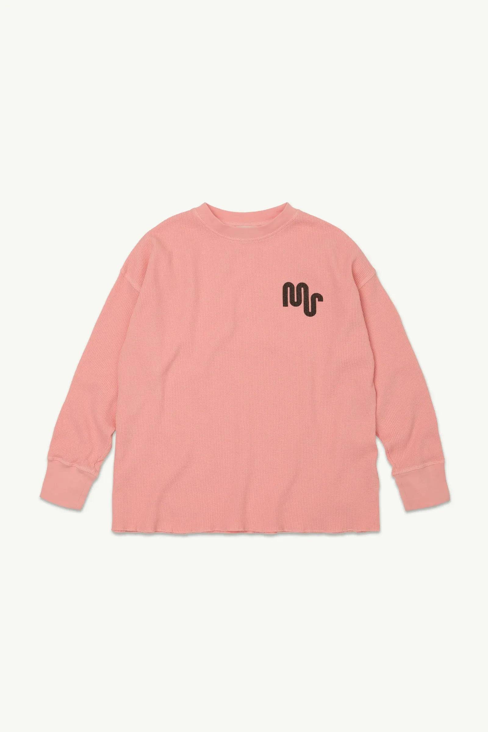 Waffle Tee Peach Bud Pullover für Kinder in Rosa mit schwarzem Logo-Print auf der Brust, ideal für Jungen und Mädchen von 4 bis 10 Jahren.