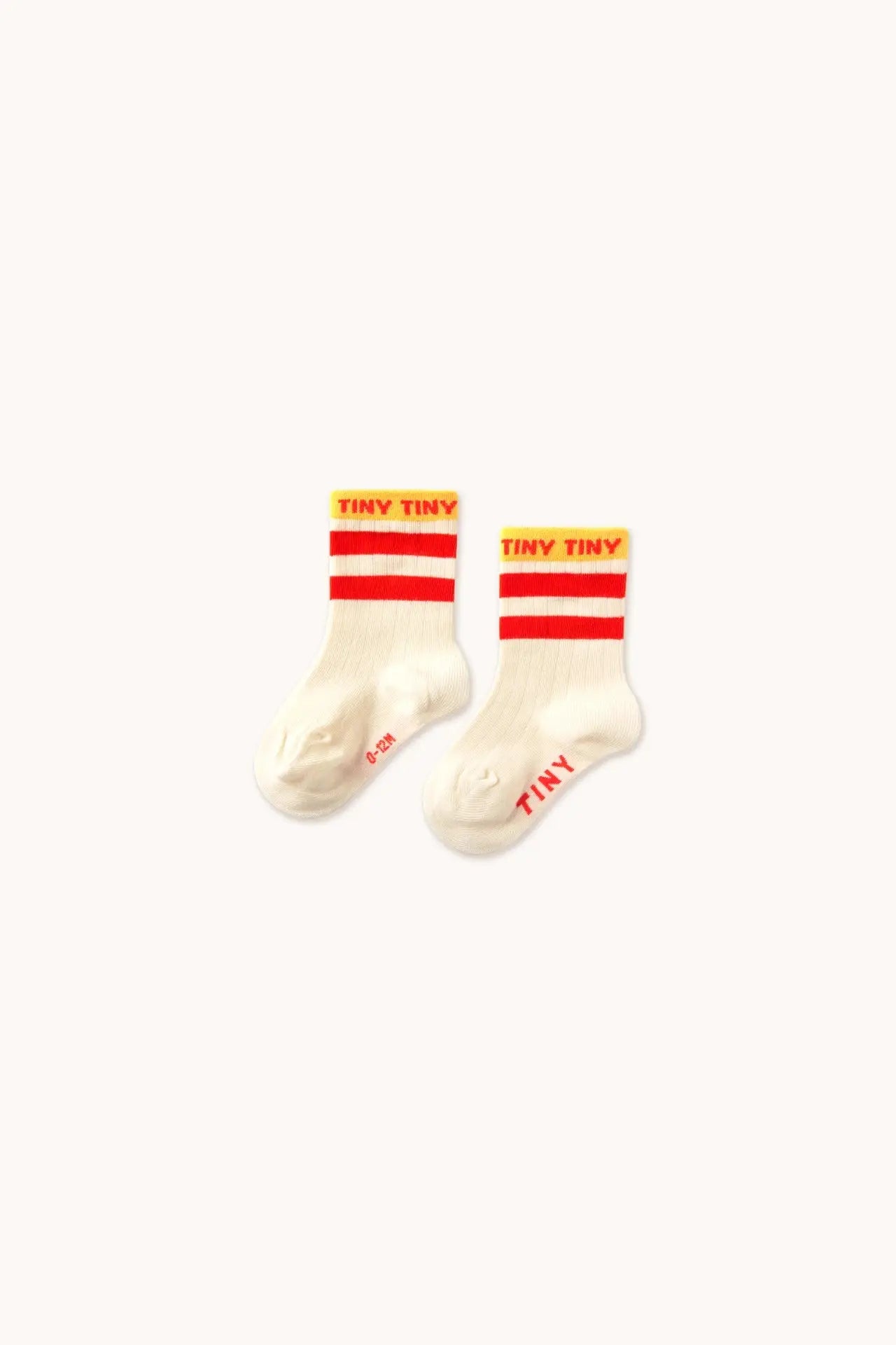 Tiny Medium Height Socks Baby in Creme mit roten Streifen und gelbem Bund, ideal für Babys von 0-24 Monaten. Bequeme Socken für Frühling/Sommer SS25.