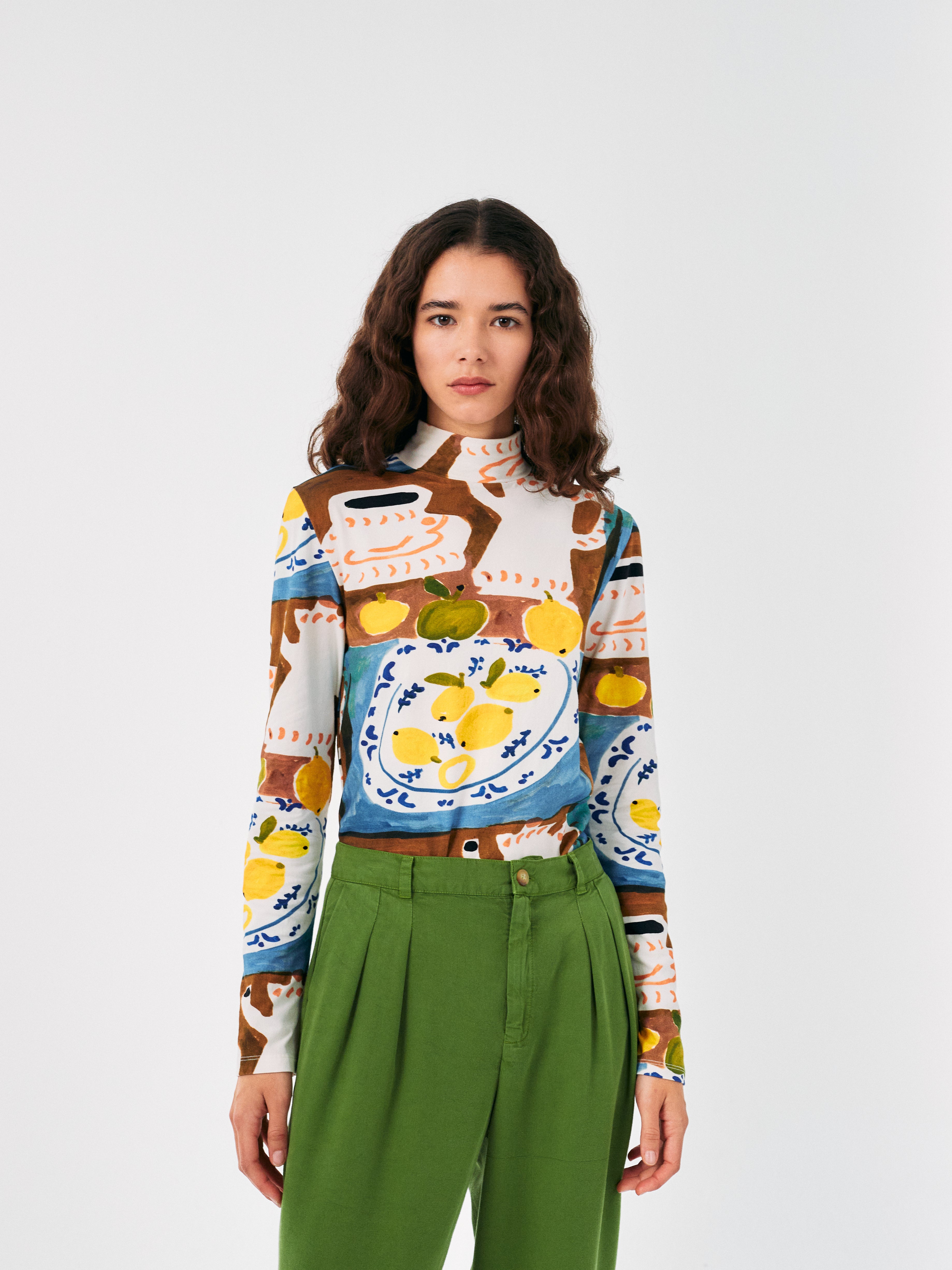 Abstract Tea Time Print Turtle Neck T-Shirt