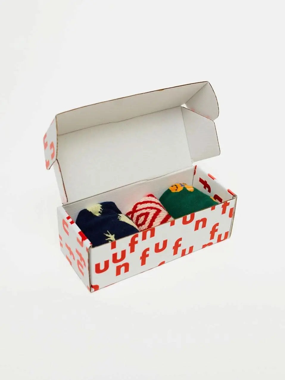 Geschenkbox mit 3 Paar Socken aus der Fun Collection Bobo Choses gift set 3 pack – socks, perfekt als modisches Accessoire für Damen und Teenager.