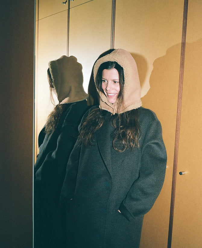 Hood Sheepskin Woman Camel