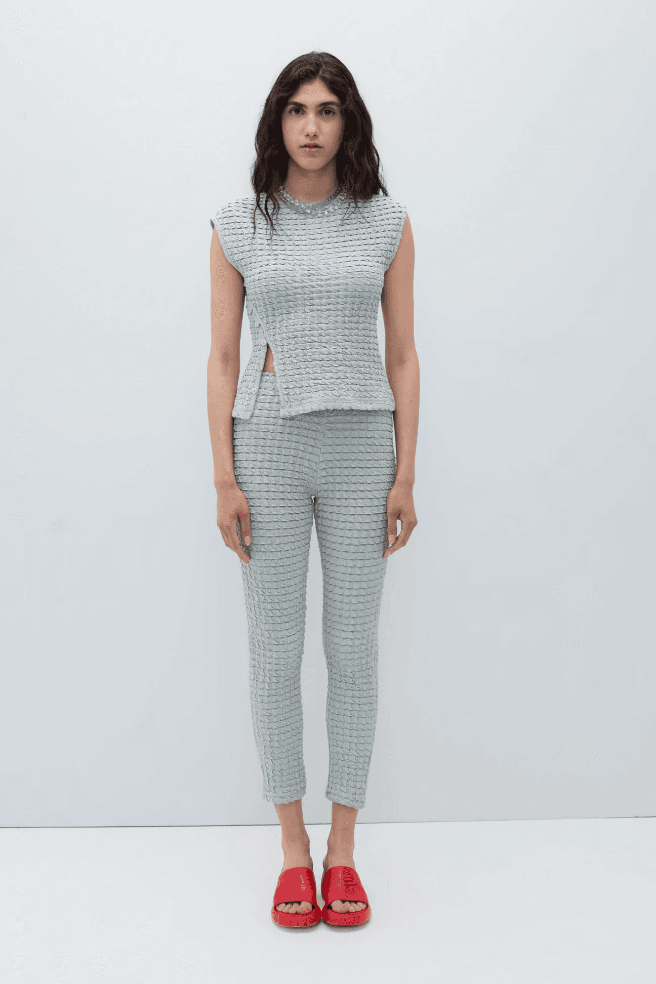 Anna Top Pearl - Sleeveless Fitted Top